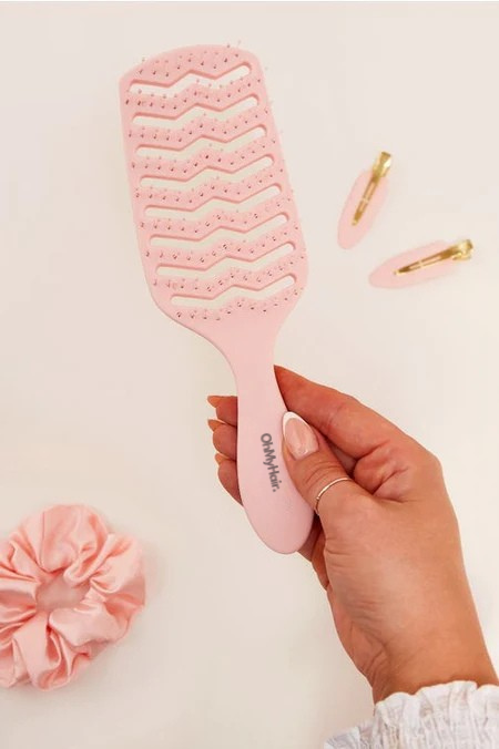 Erreur n°1 avec des extensions : utiliser une brosse classique